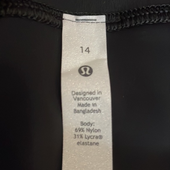 Lululemon black leggings size 14 NWOT - Picture 2 of 3